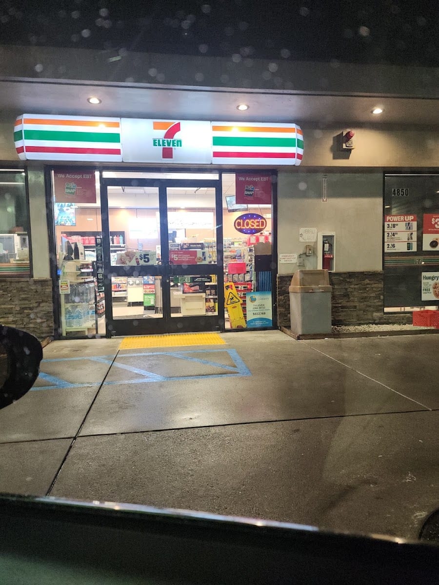 7-Eleven, photo 2