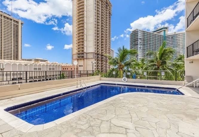 Castle at Palms at Waikīkī