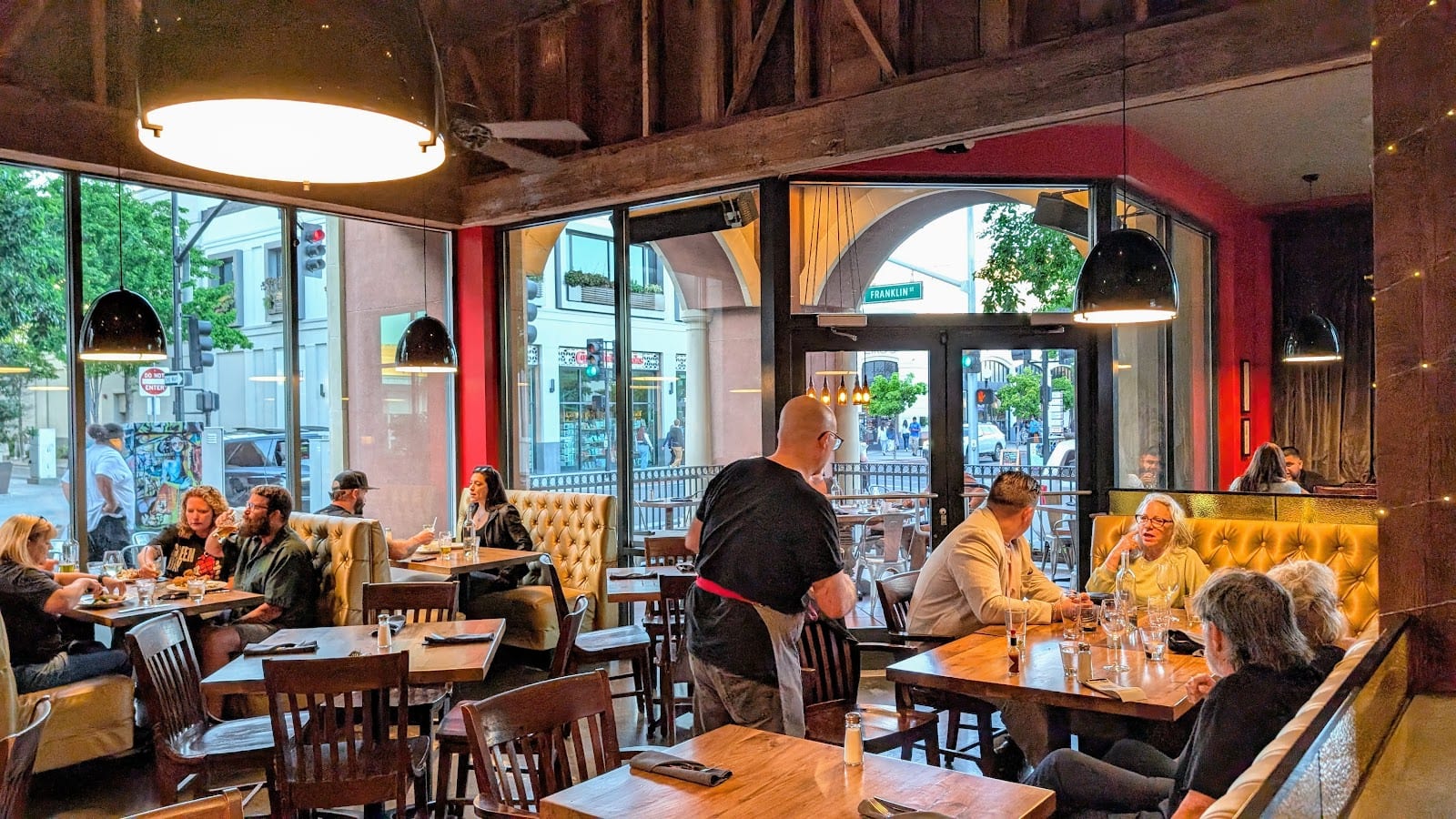 Norman Rose Tavern, photo 2