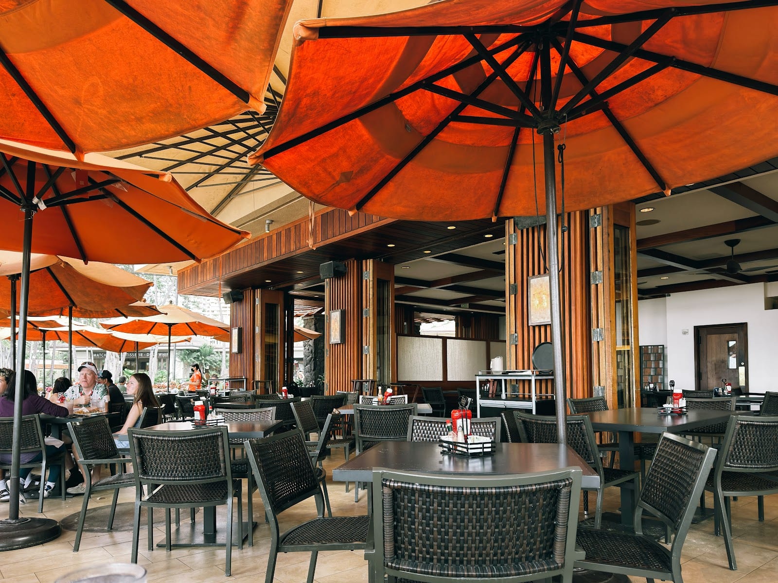 Tropics Bar & Grill, photo 4