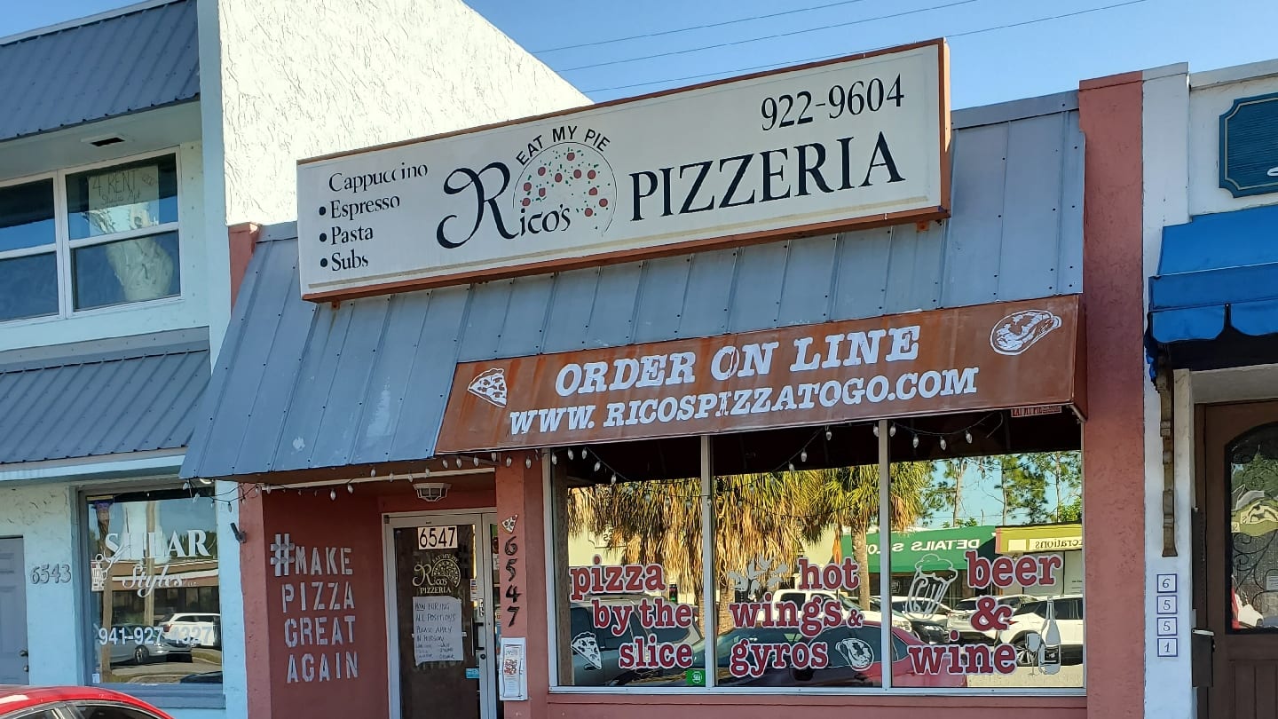 Rico's Pizza Gulfgate, photo 2
