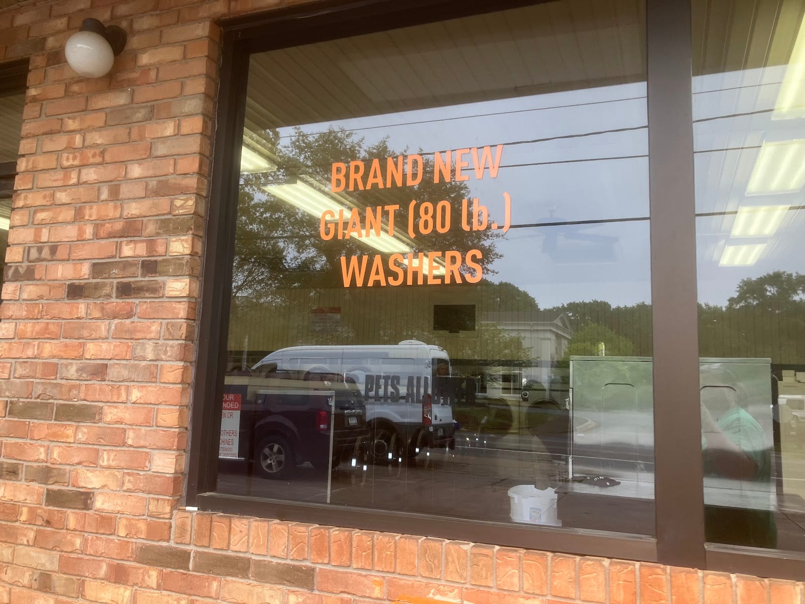 Tiger Wash Pendleton Laundromat & Car Wash, photo 3