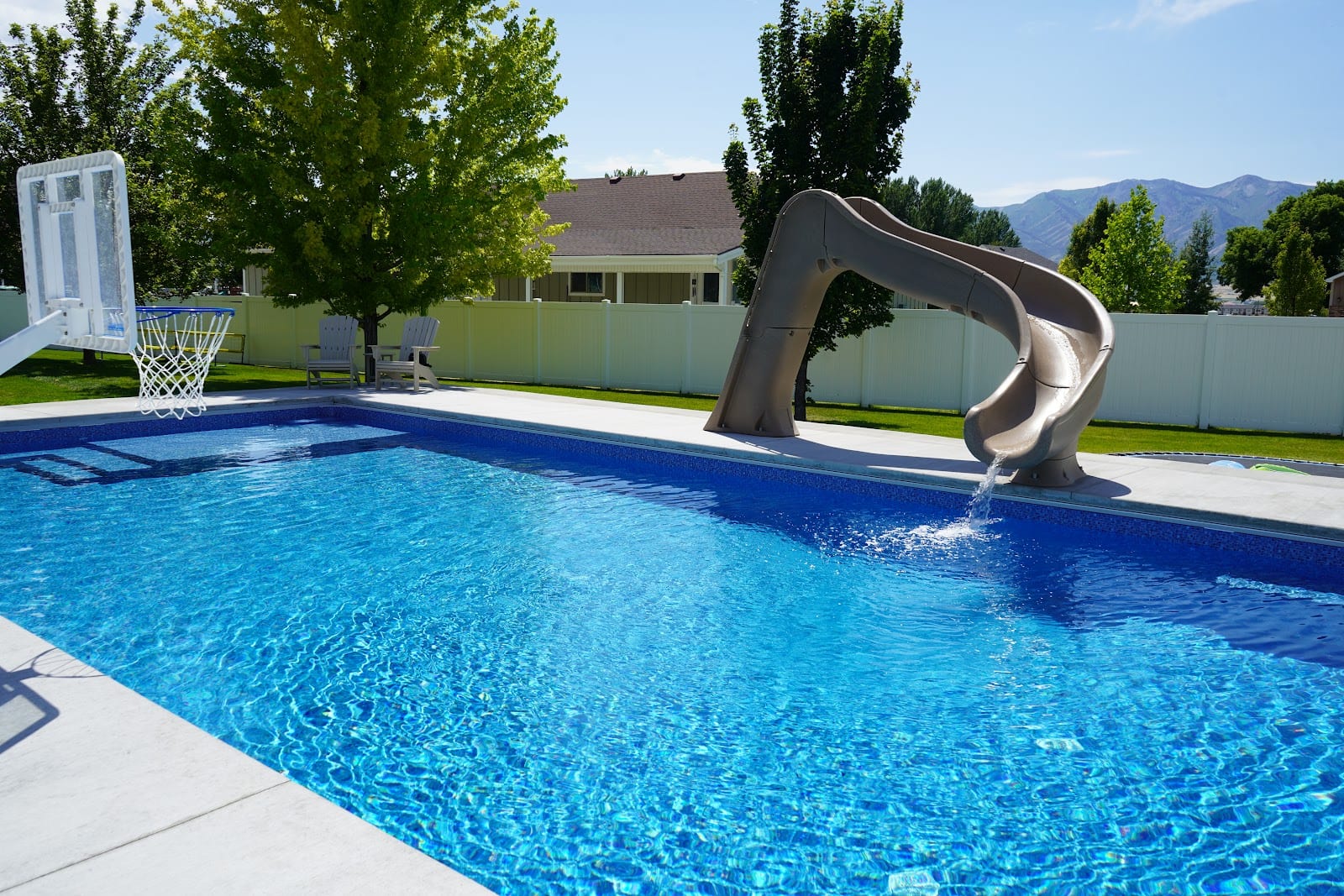 Lakeview Pools & Spas LLC