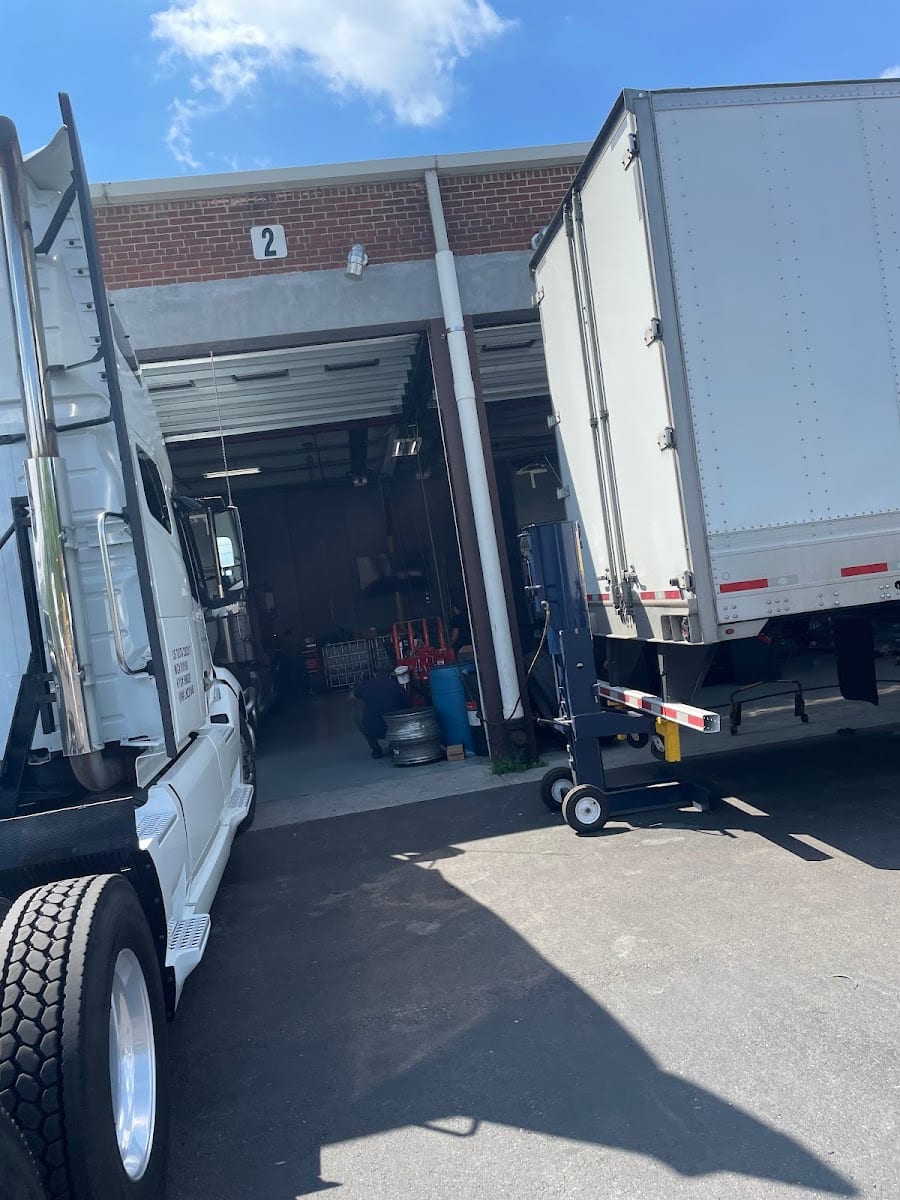Ascension Fleet Services - Volvo Freightliner