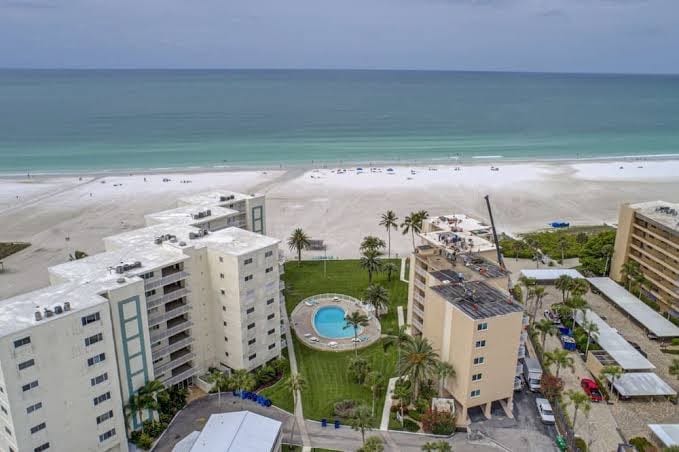 Gulf and Bay Club 204C, Beach Front, Spa, 3 Pools, Sleeps 6, 2 Bedroom, Gym - Two-Bedroom Condo, photo 2