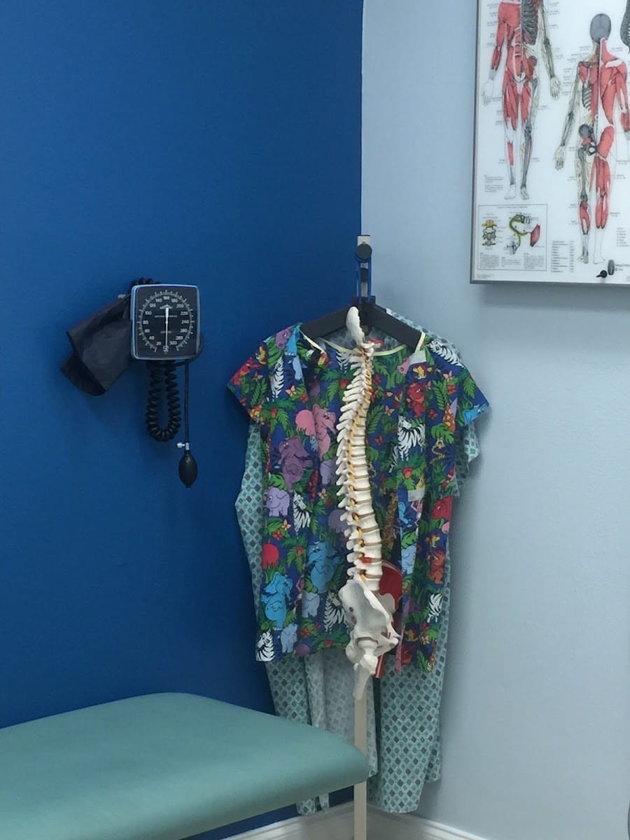 Venice Injury Clinic-Auto Accident Chiropractic Care- Dr. Joe Neunder, photo 4