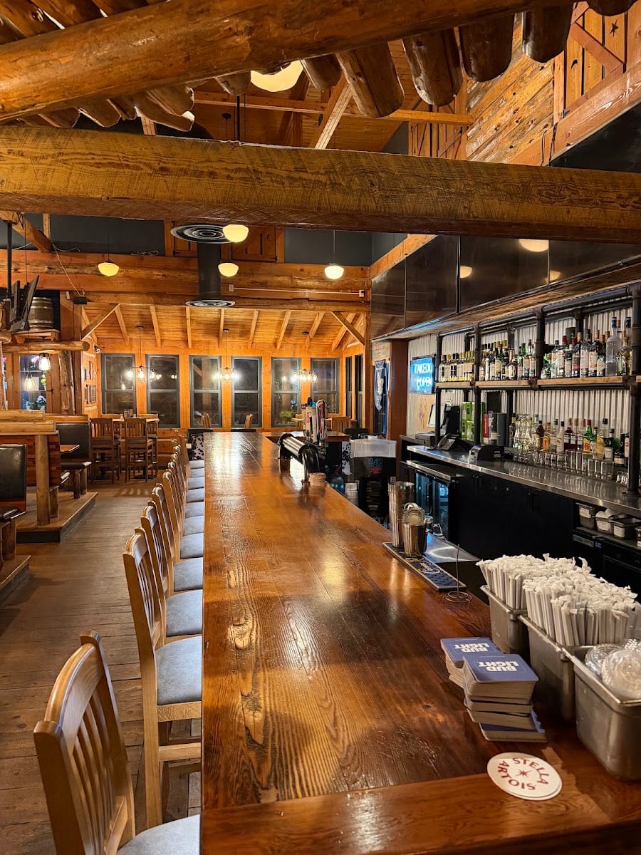 Montana’s BBQ & Bar