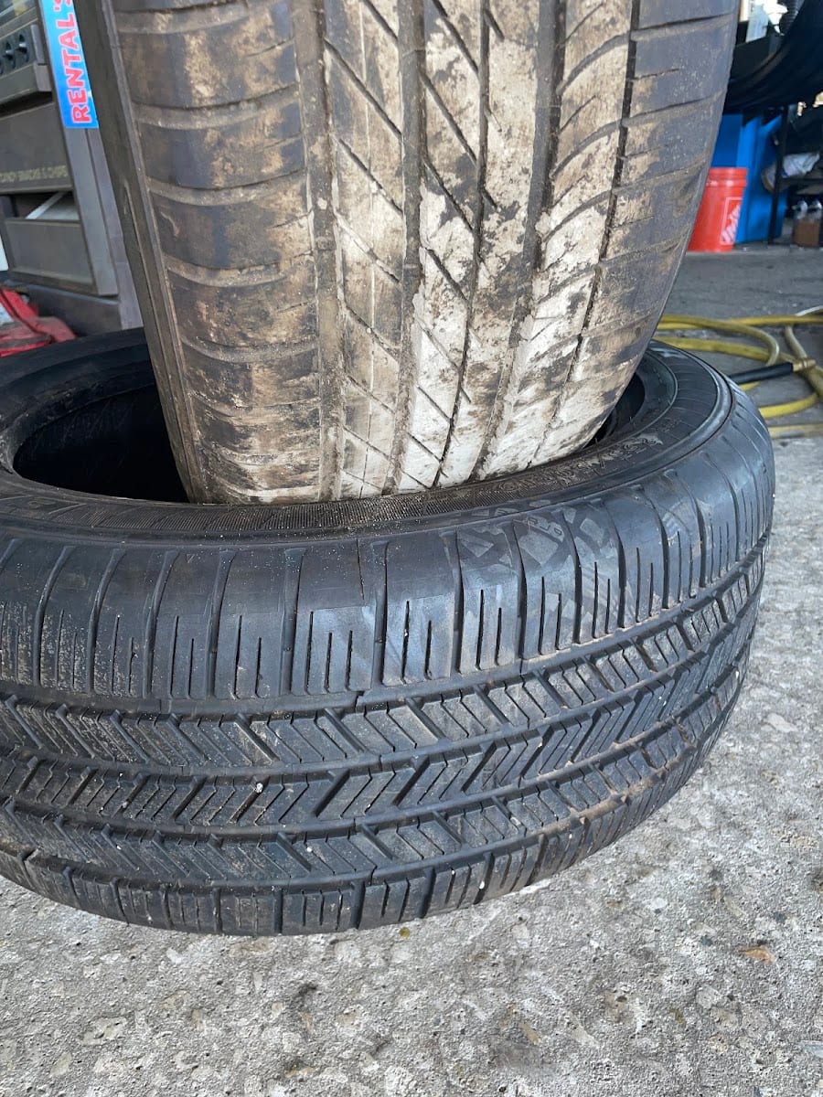 El Pino Tires, photo 2