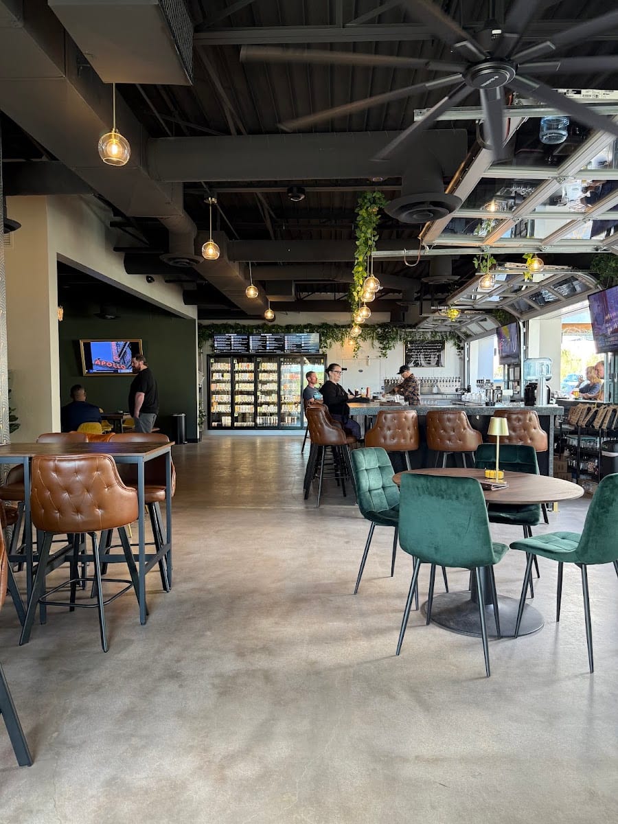 The Broadway Beer & Wine Bar, photo 2