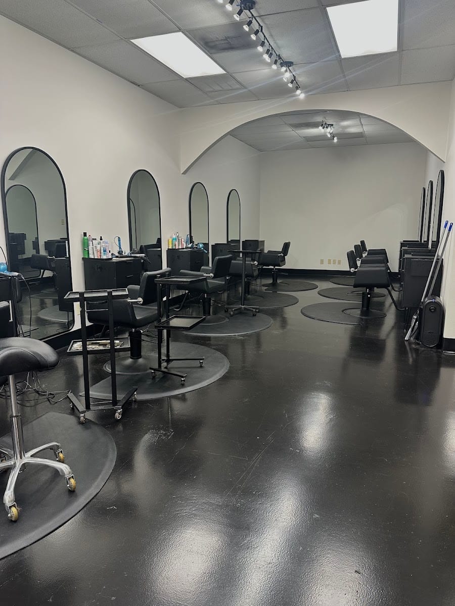 M Society Salon & Suites