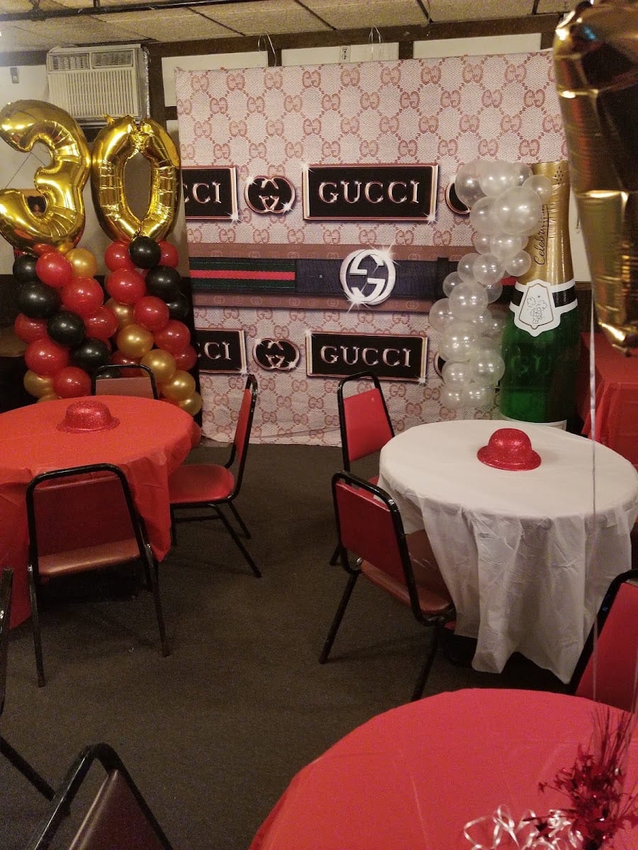 Pi's 1 Lounge, photo 3
