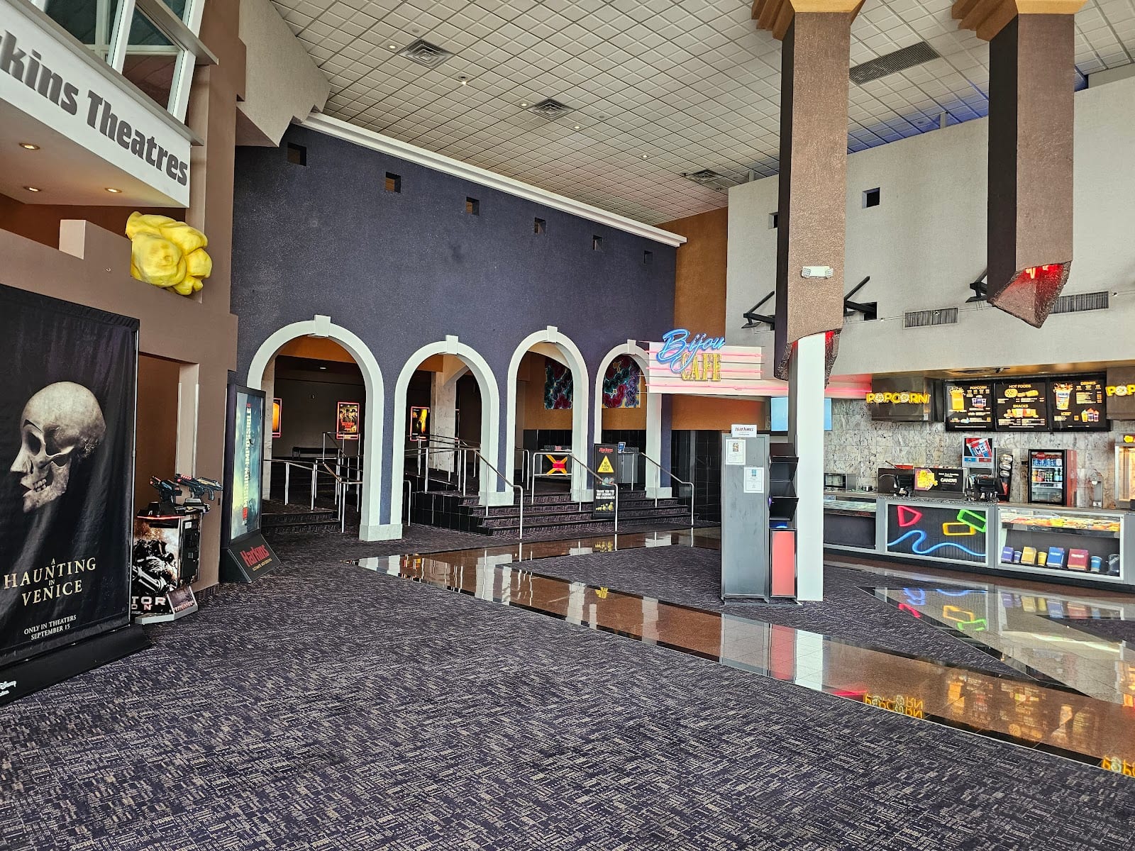 Harkins Theatres Shea, photo 2
