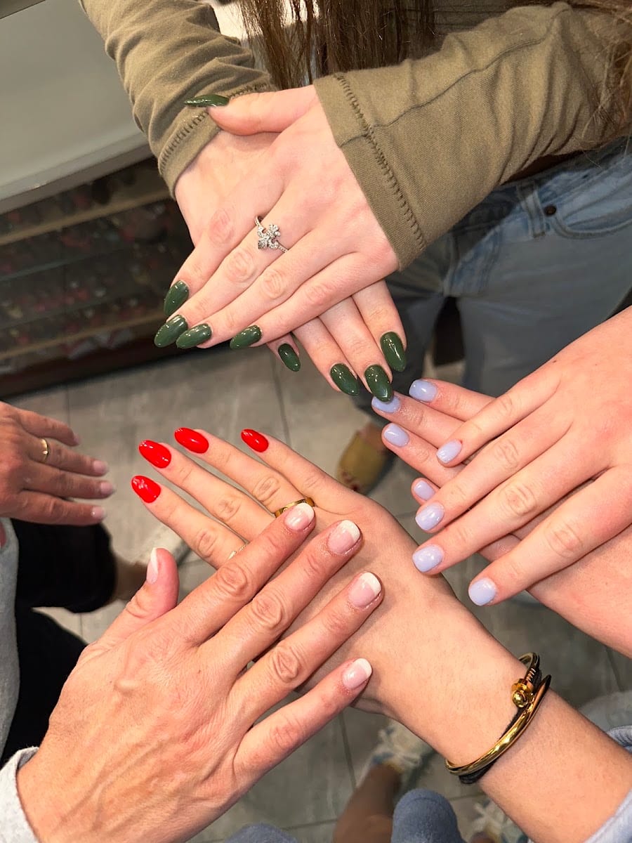 BEST NAILS SPA (Cattlemen)