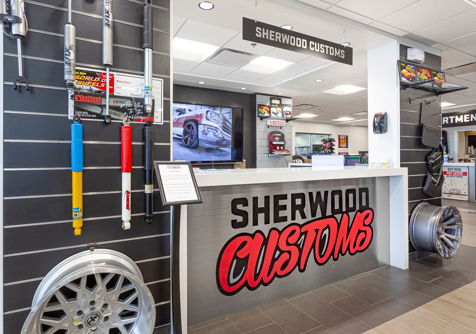 Sherwood Customs, photo 2