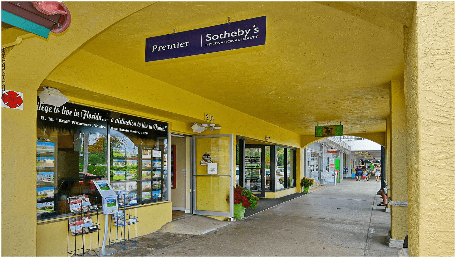 Premier Sotheby's International Realty, photo 2