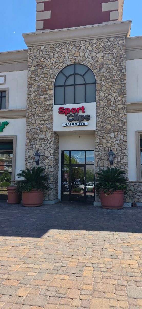 Sport Clips Haircuts of Northwest Las Vegas - Shadow Mountain, photo 3