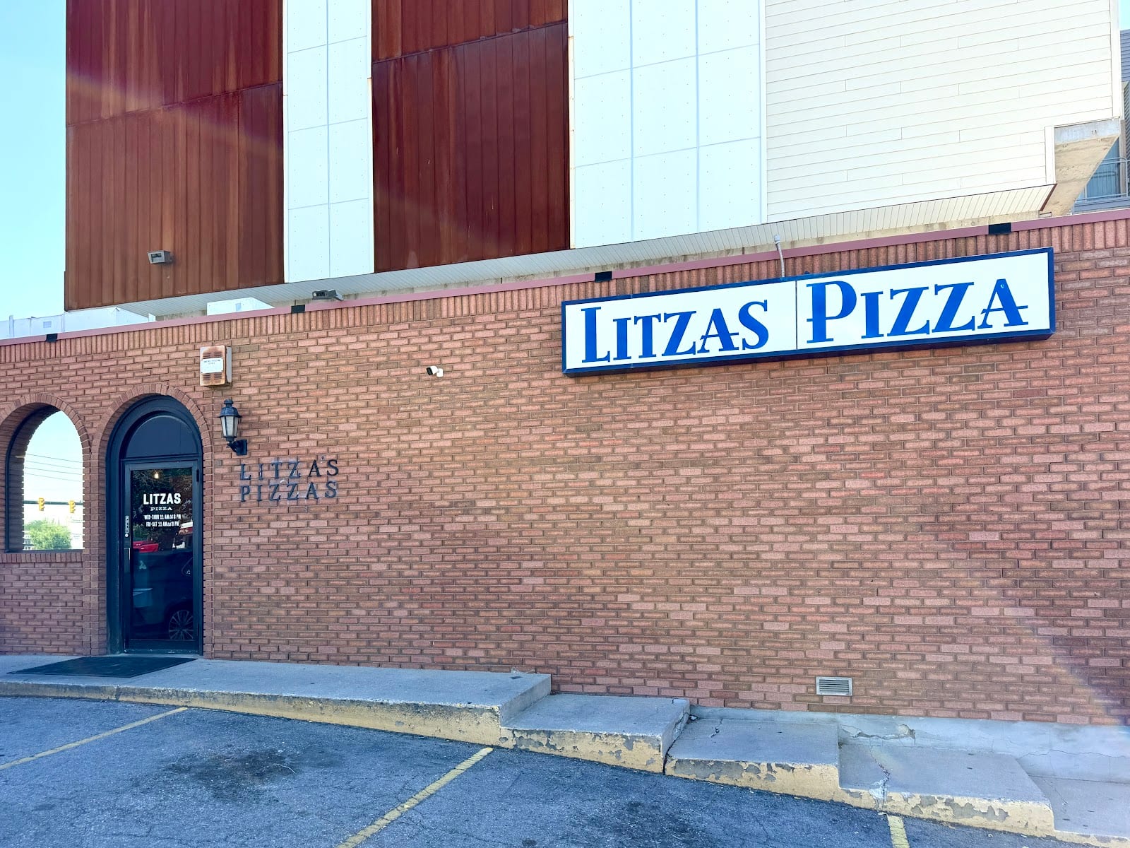 Litzas Pizza, photo 2