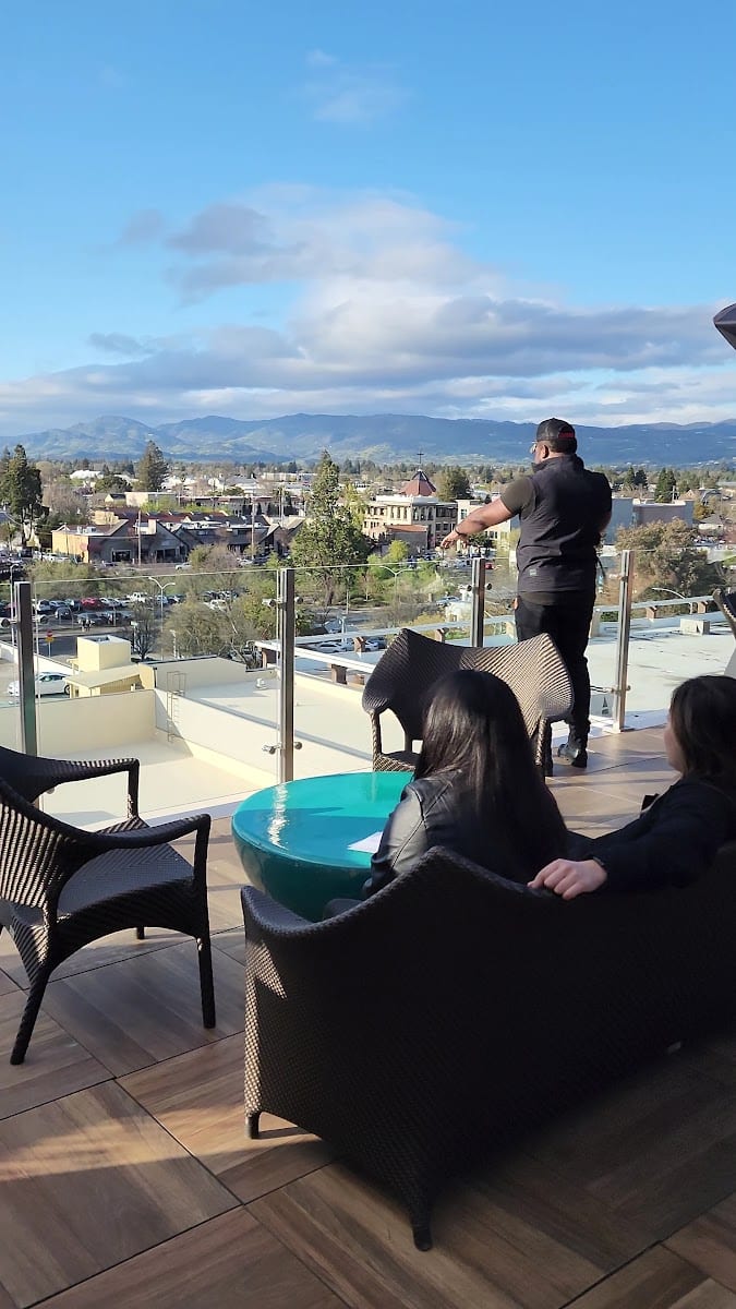 Sky & Vine Rooftop Bar, photo 3