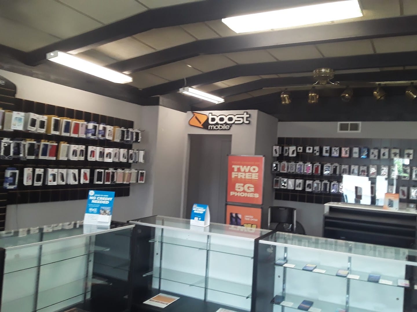 Boost Mobile, photo 2