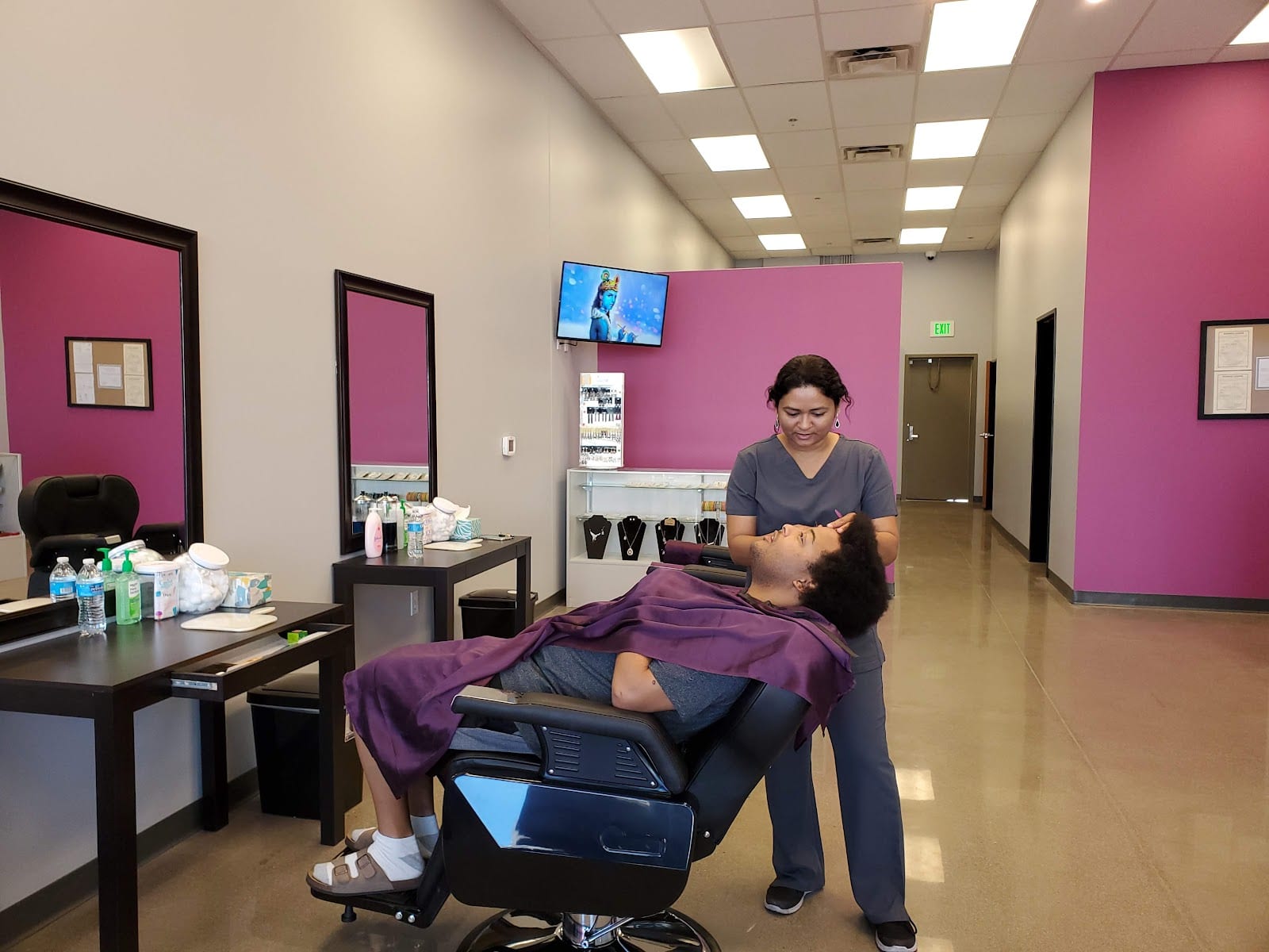Royal Threading Studio