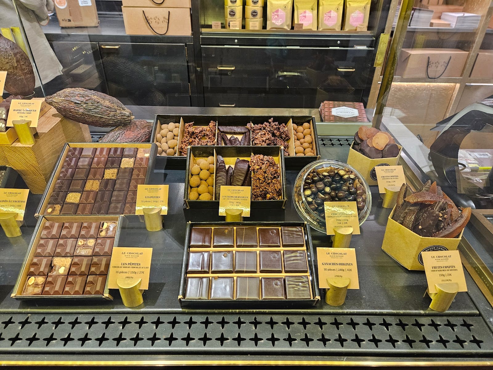 Le Chocolat Alain Ducasse, Corner Galeries Lafayette Champs-Elysées, photo 4