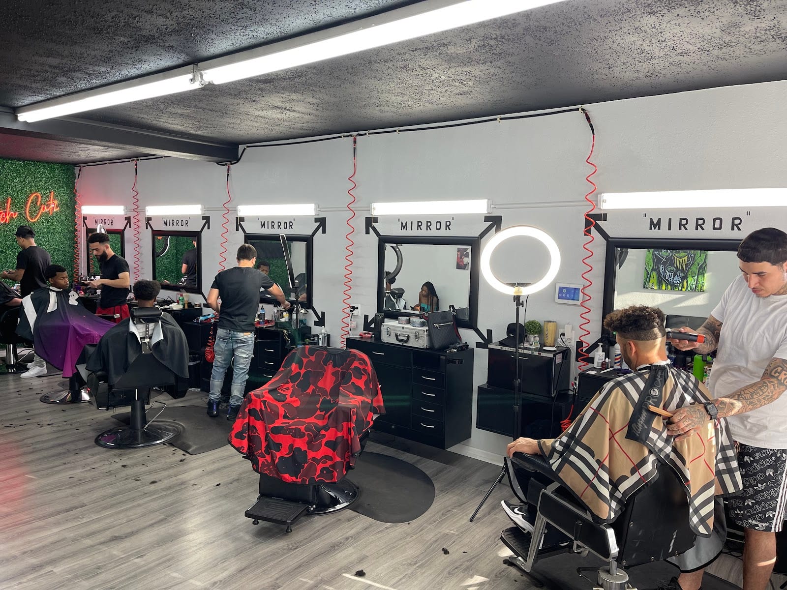 Clutch Cutz Barbershop, photo 3