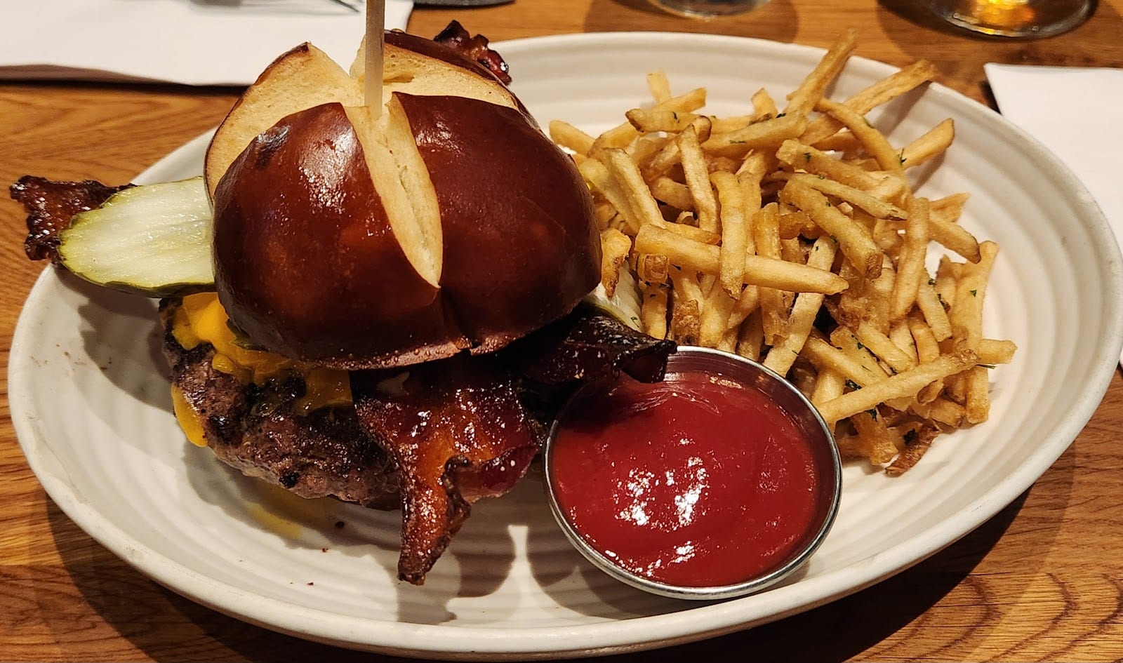 Simmzy's Restaurant Huntington Beach, photo 3