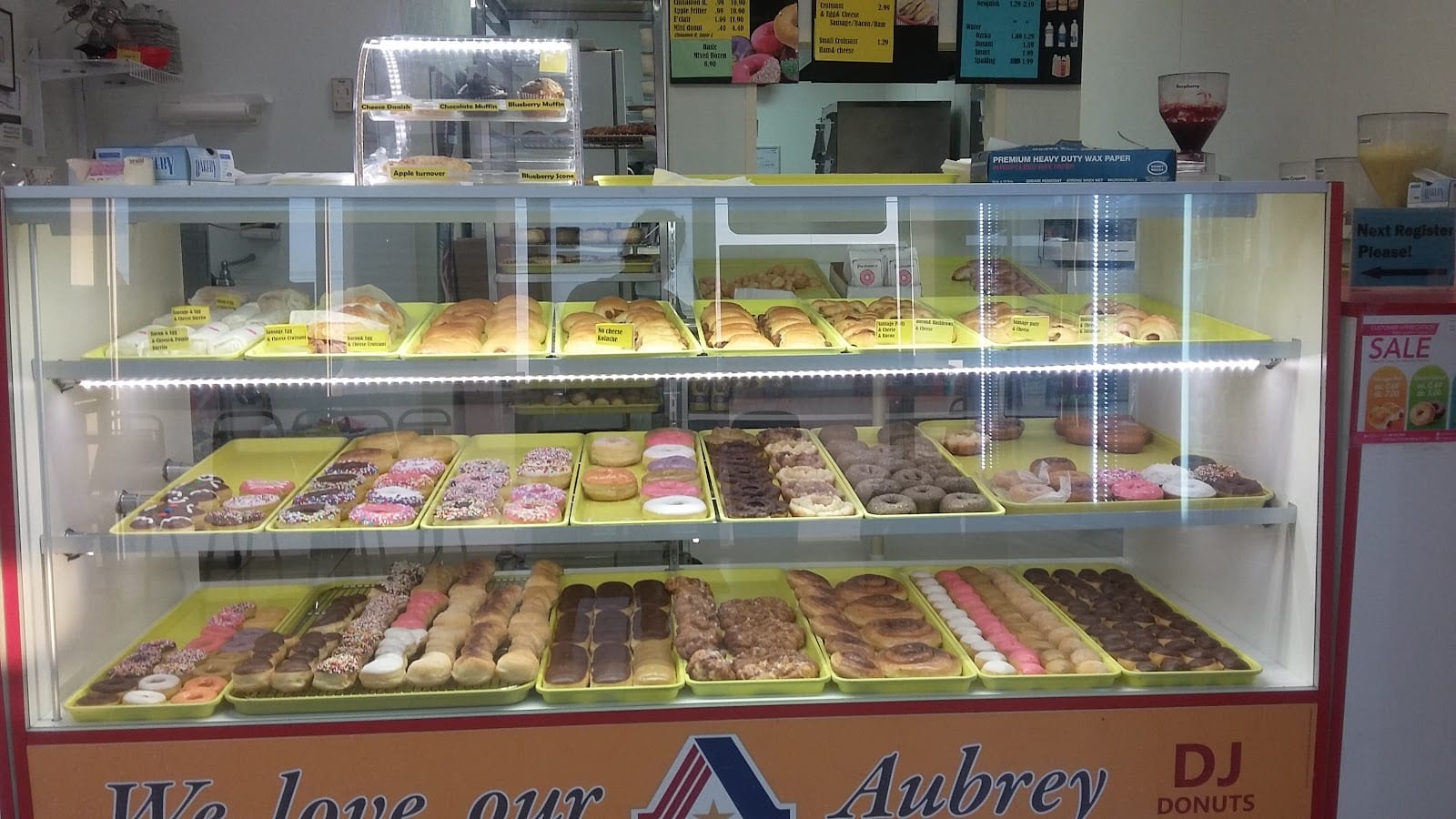D J Donuts, photo 3