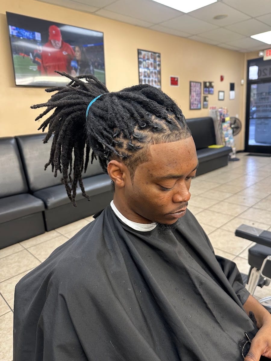 Executive Cuts, photo 3