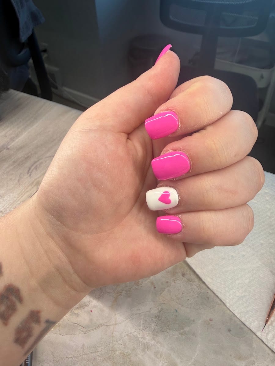 Happy Nails & Spa NEW OWNERSHIP
