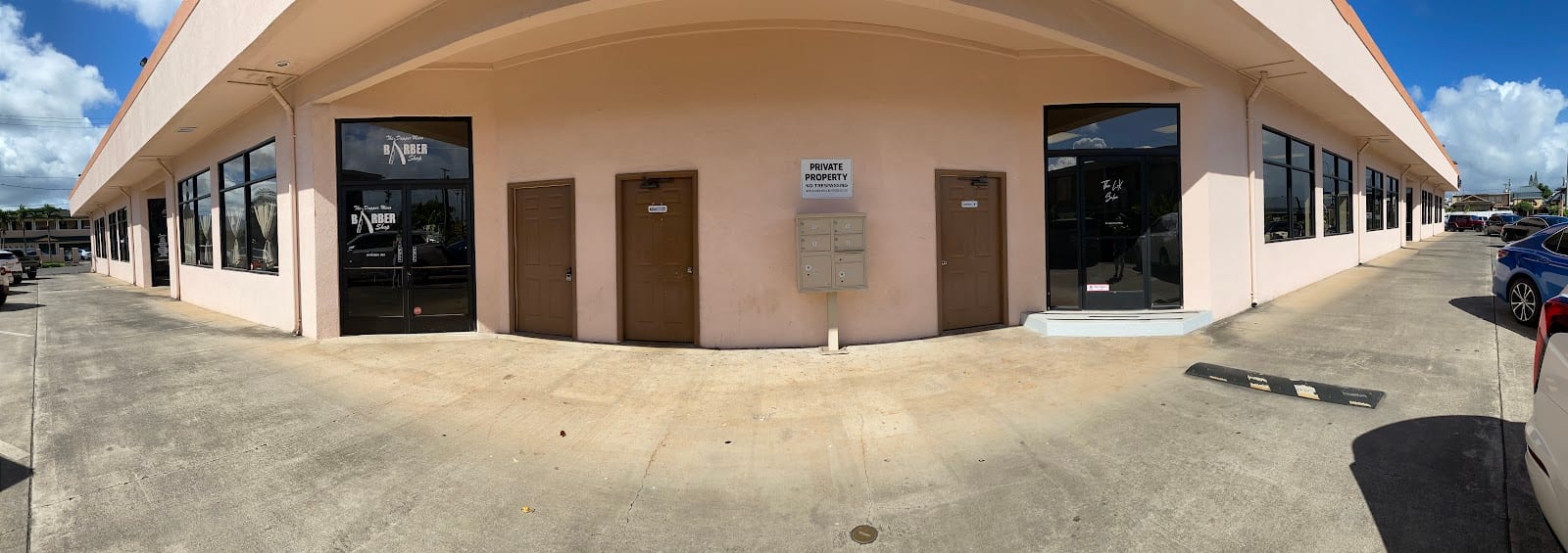 The Lox Salon, photo 2