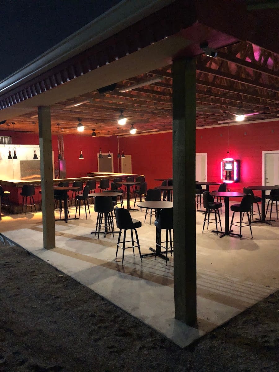 Red's Icehouse, photo 2