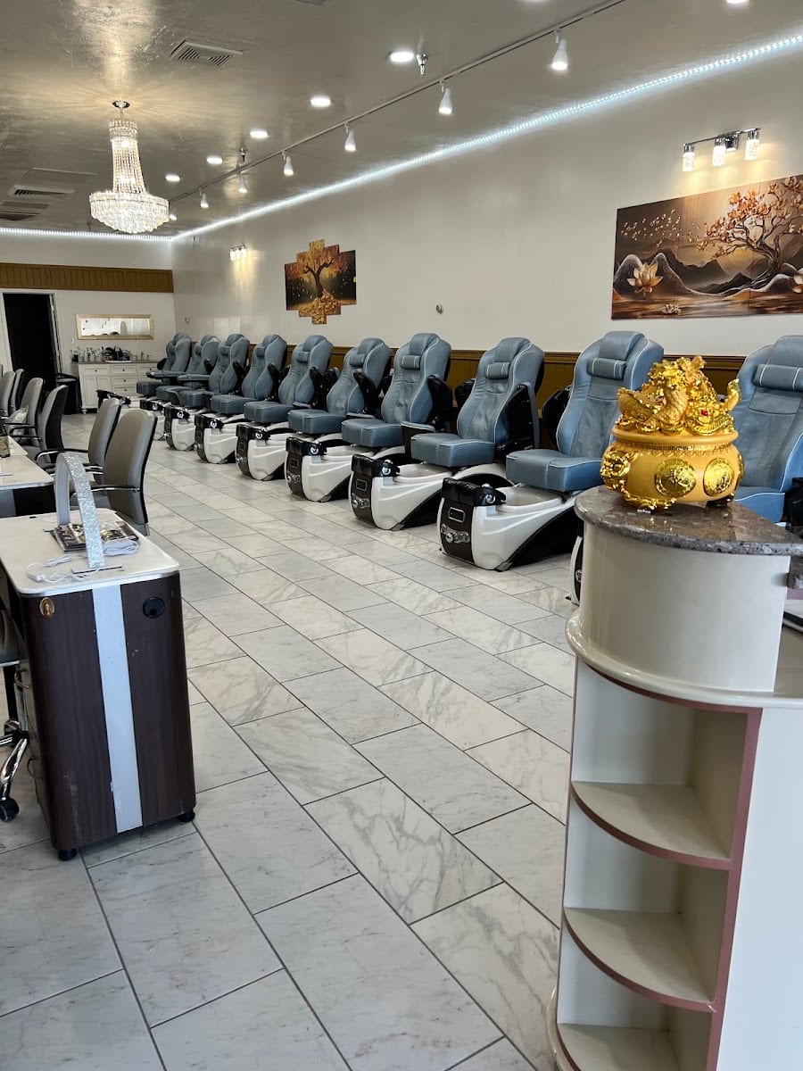 T Nail Spa