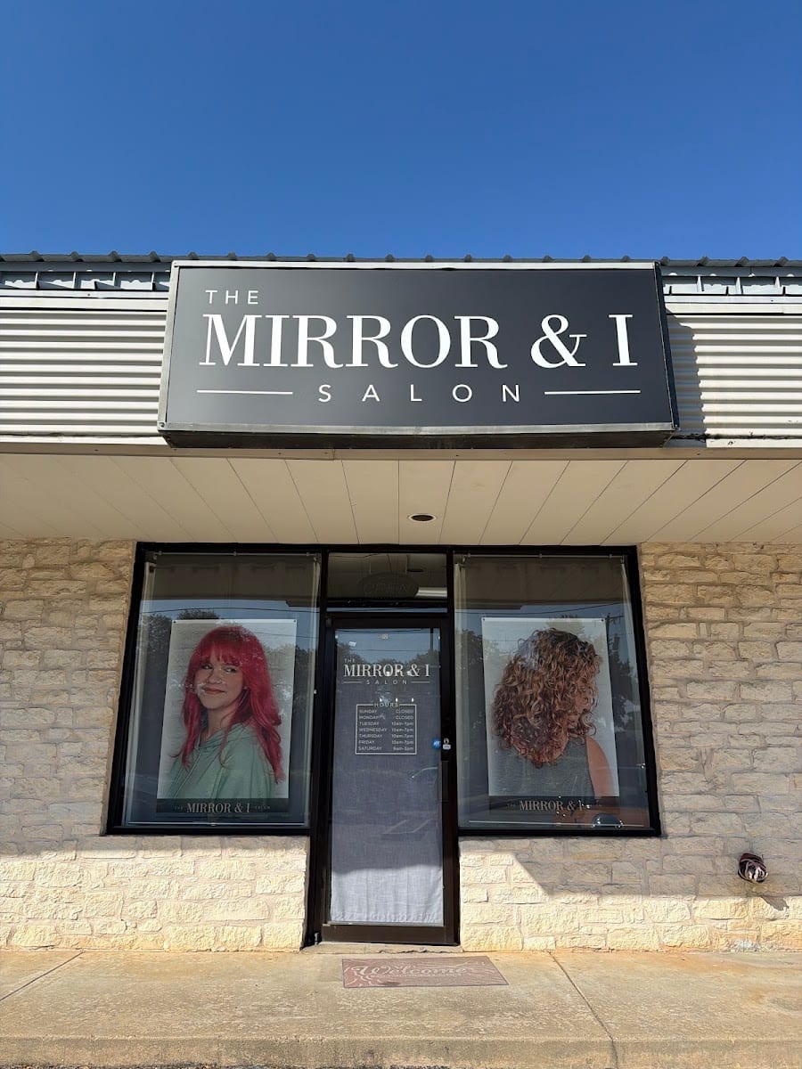 The Mirror and I Salon, photo 4