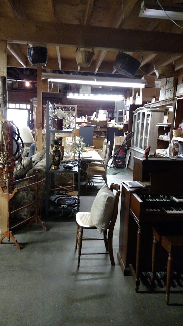 Quality Furniture Plus Antiques, photo 2