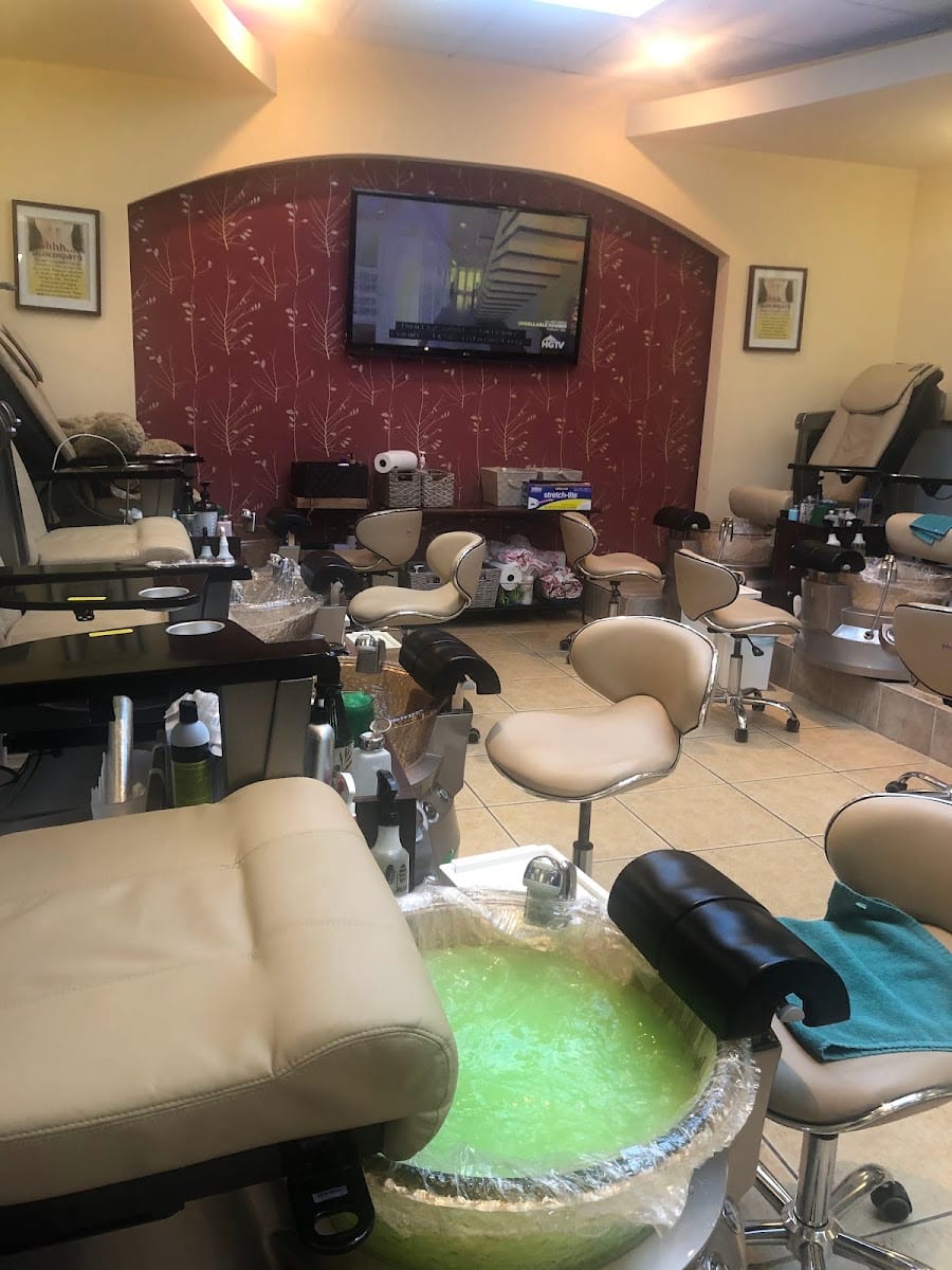Happy Nails doylestown