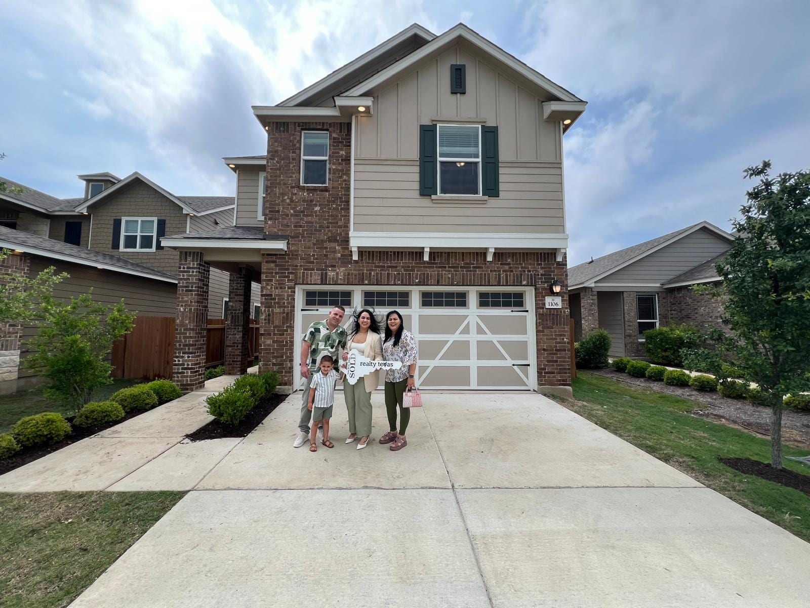 Julio Evangelista - Realty Texas