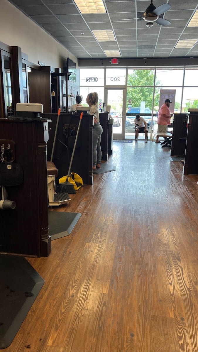 Roosters Men's Grooming Center, photo 3