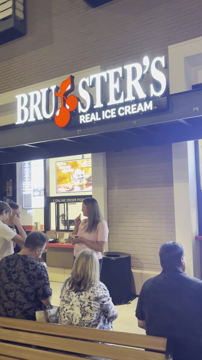 Bruster's Real Ice Cream, photo 3