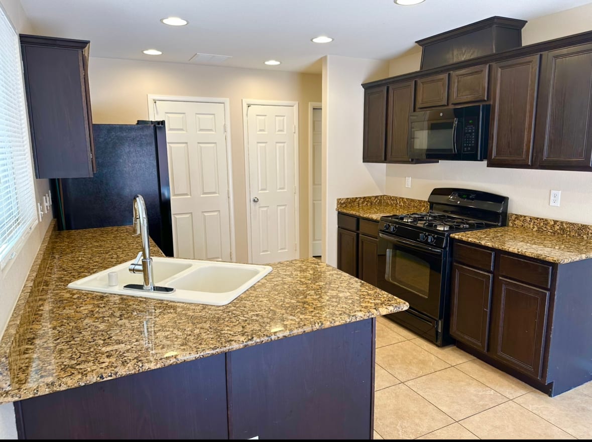 Berkshire Hathaway HomeServices Nevada Properties - Alain Hanash, photo 2