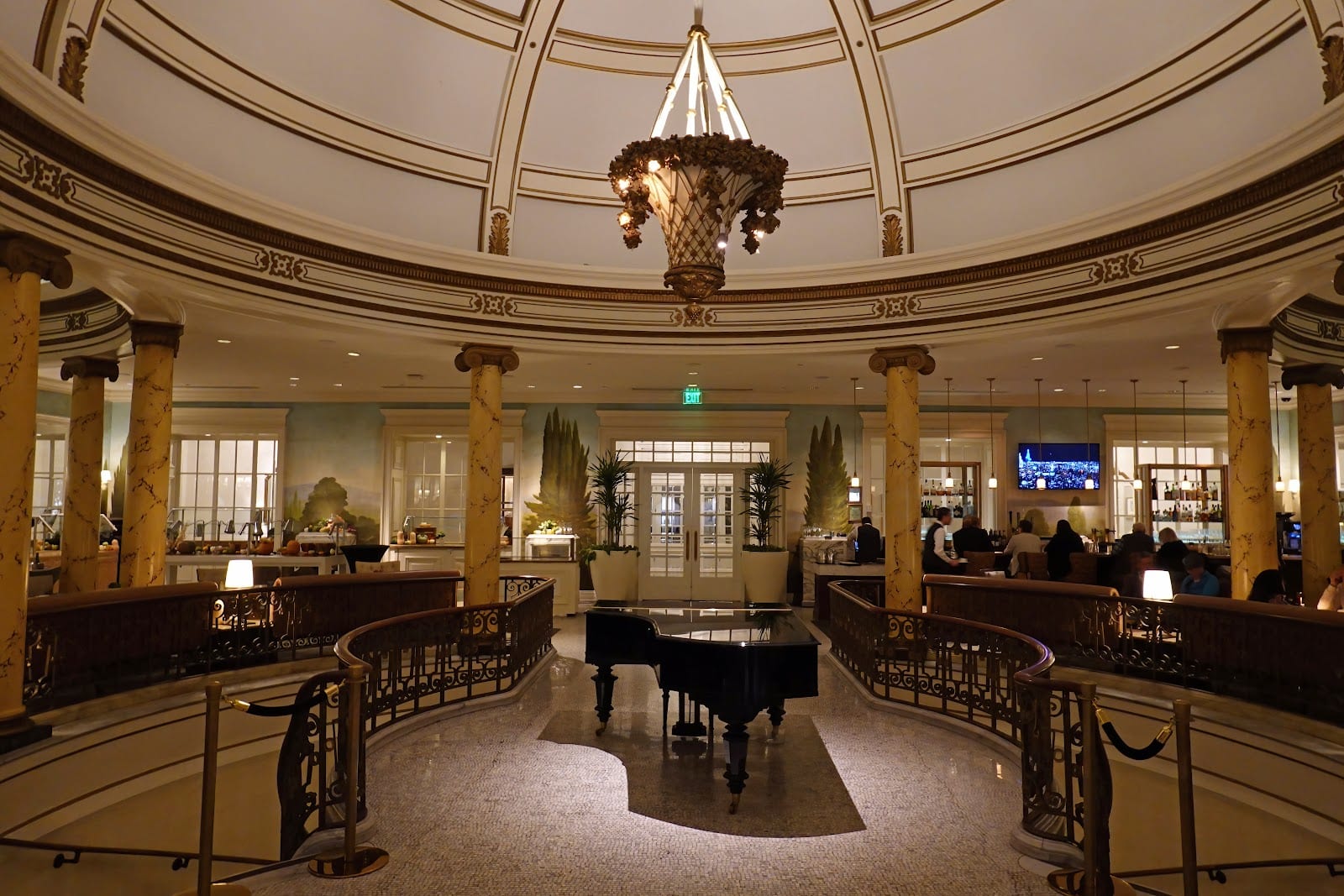 Laurel Court Restaurant & Bar, photo 4