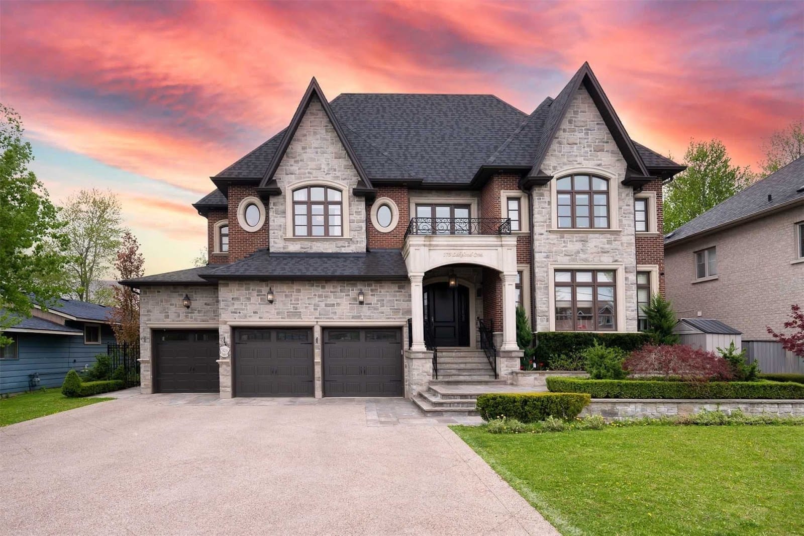 AIDA AHMADI REAL ESTATE