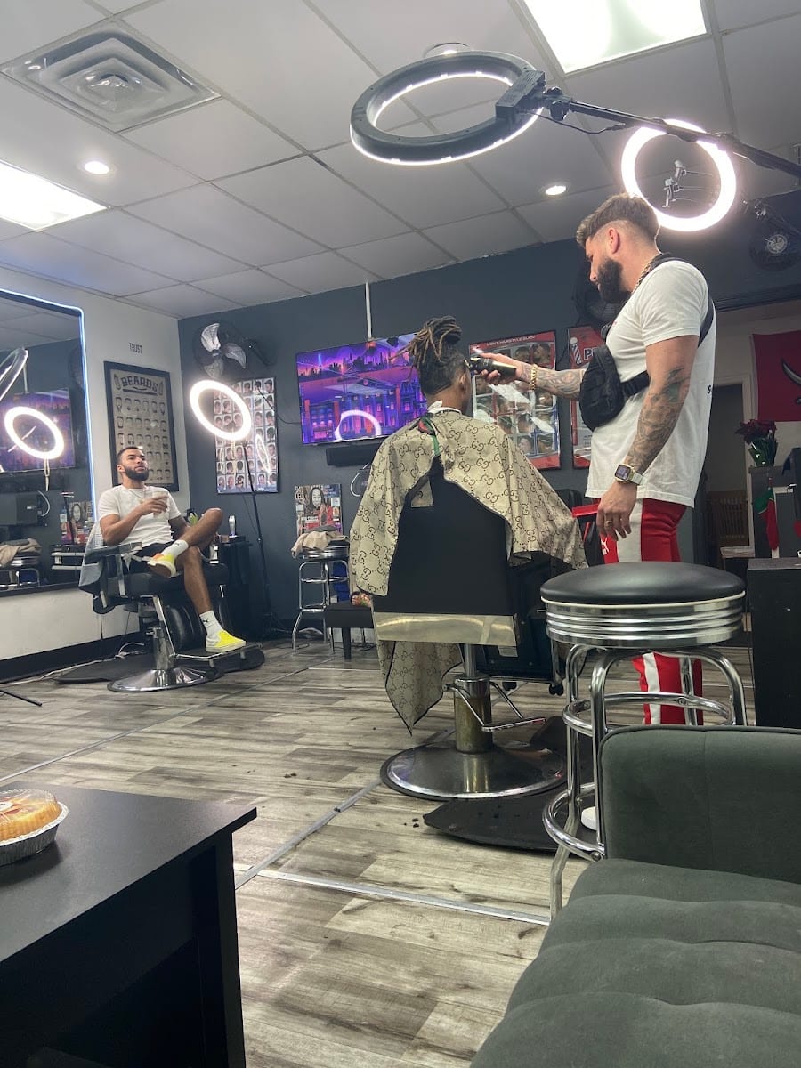 941propercuts, photo 2
