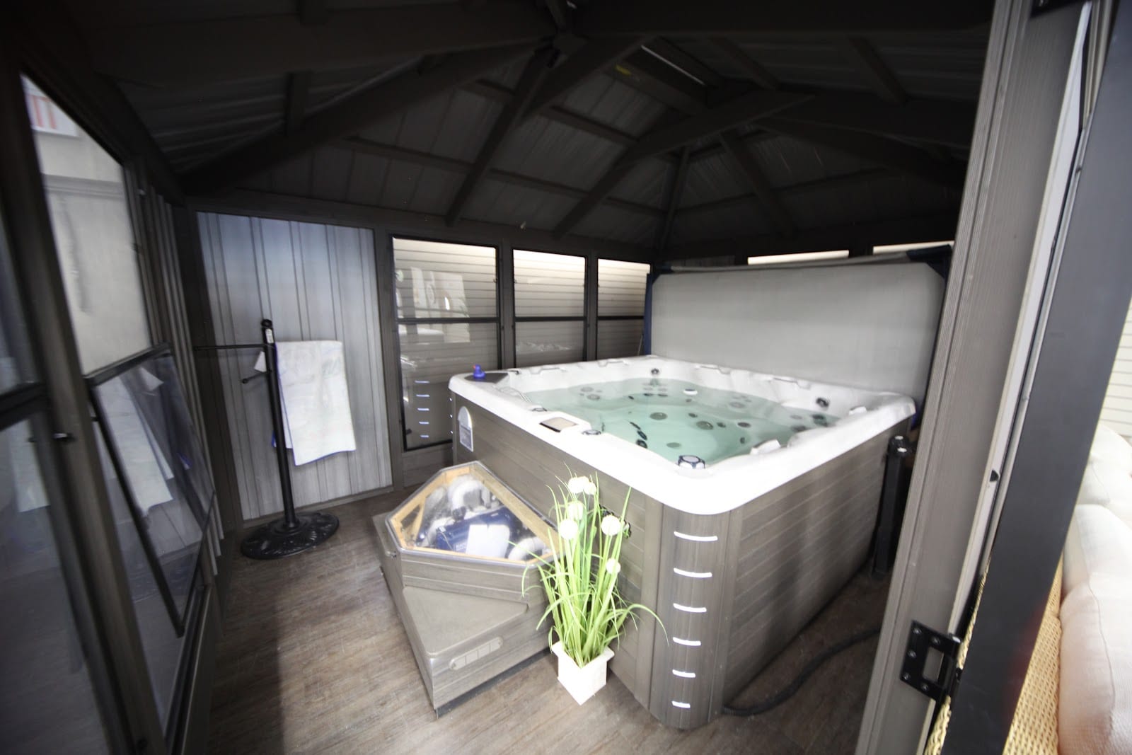 Solara Hot Tubs & Patio, photo 4