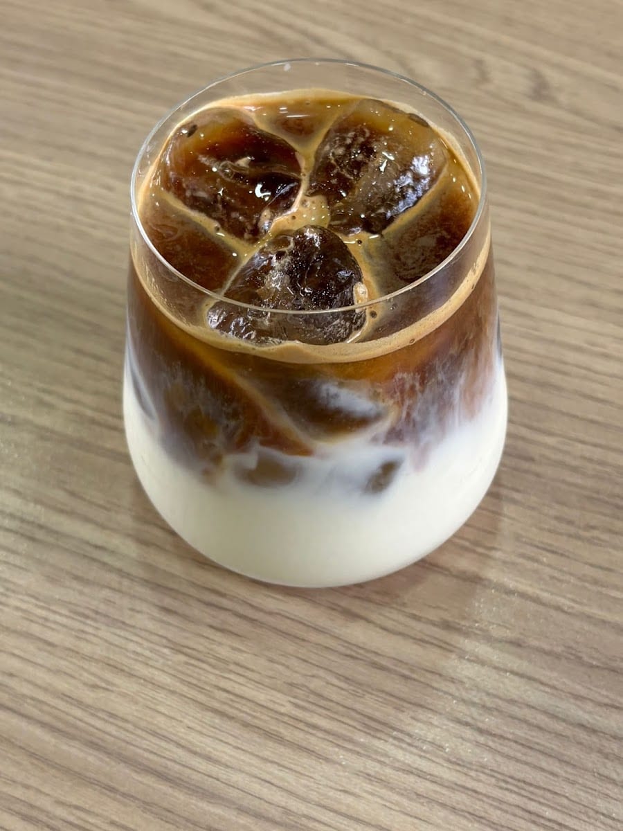 Le Pazari Coffee Shop & Vin