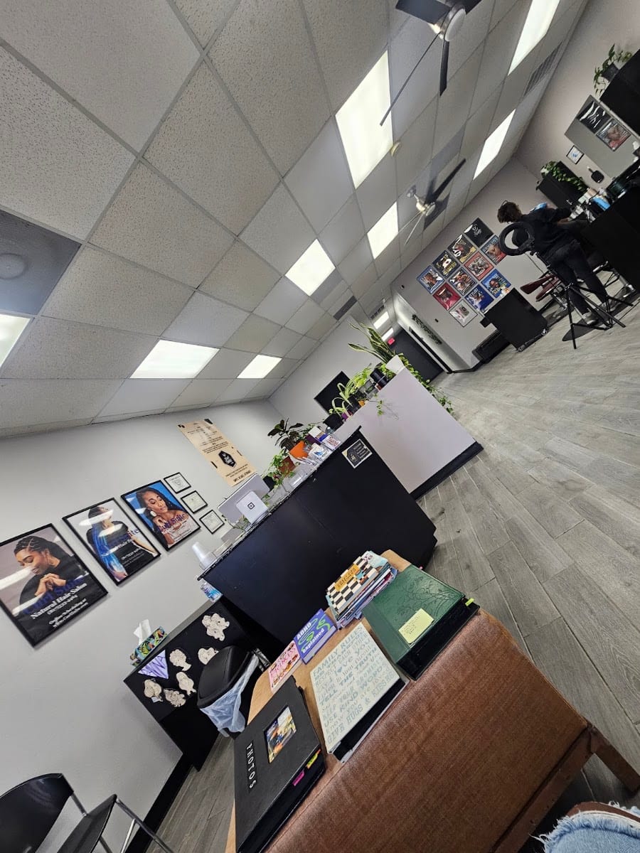 Curl Suite Salon