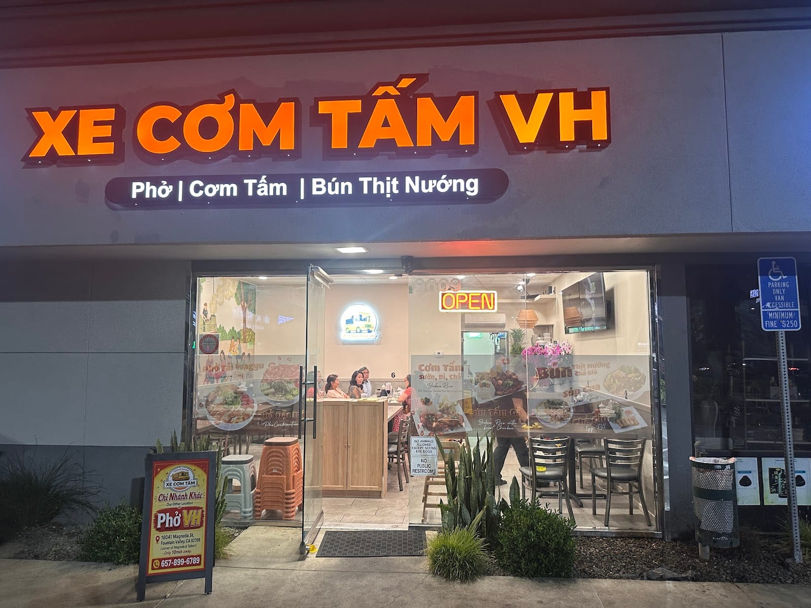 Xe Com Tam VH Restaurant