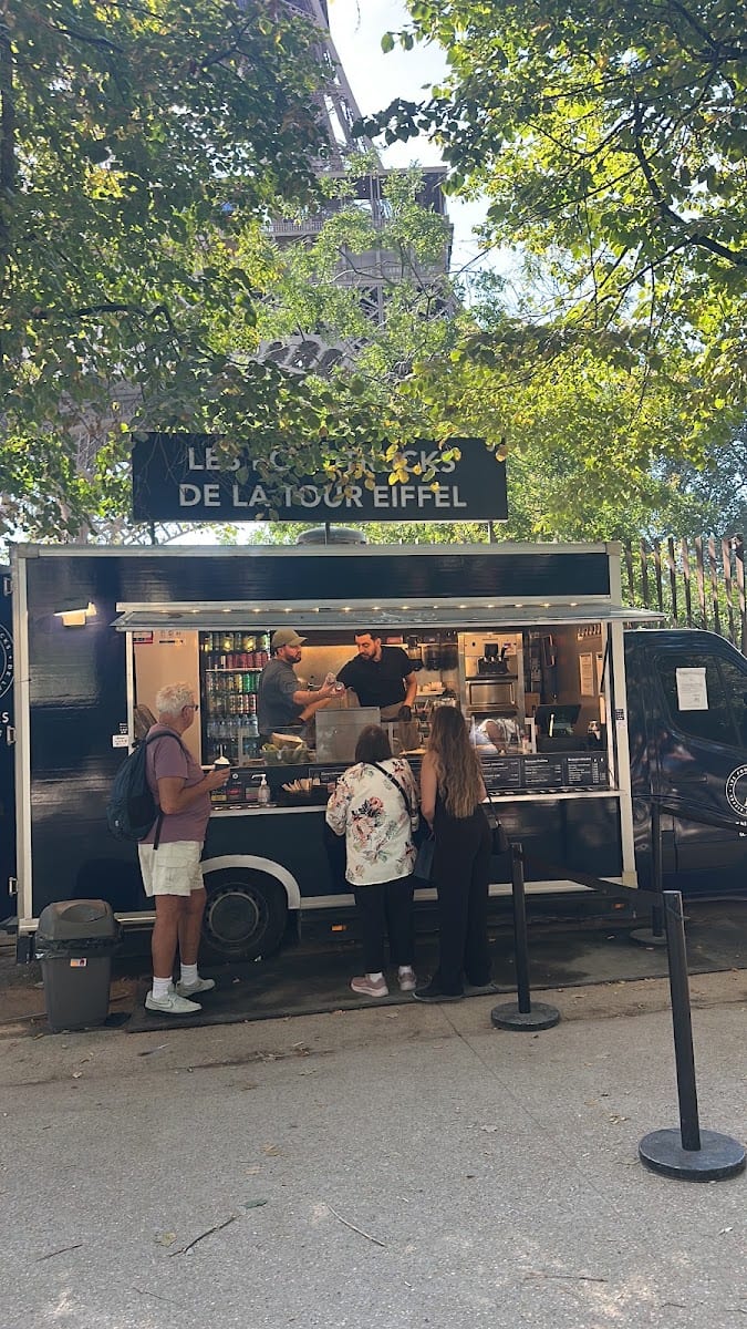 Les Food Trucks De La Tour Eiffel
