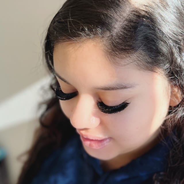 AZ Lash Muse, photo 3