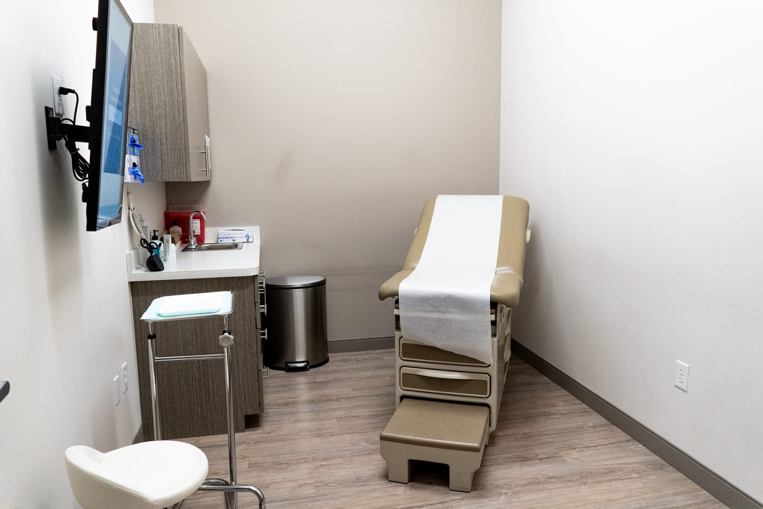 Bare Dermatology, photo 3